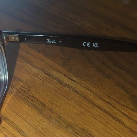 Ray-Ban Black Lady Burbank with Case - Picture 5 of 9